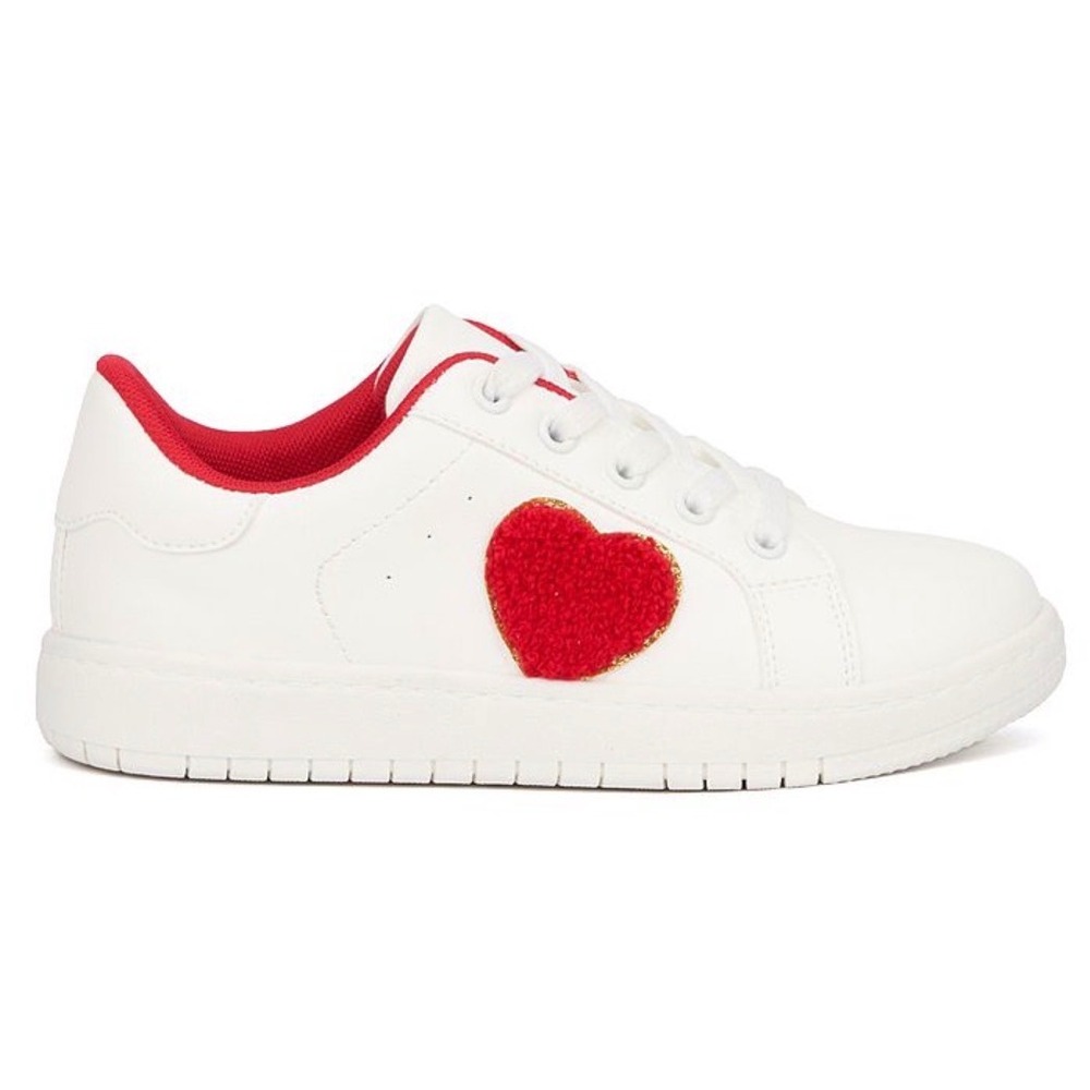 Olivia Miller Girl Heart Sneakers White Red Low Top Lace Up OMK-P25-172 Sz 4 NEW